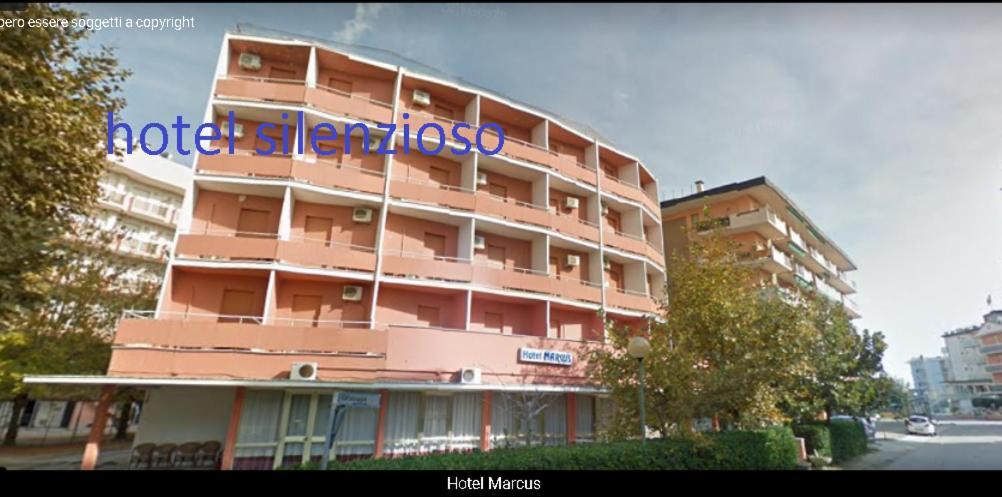 Hotel Marcus 切塞纳蒂科 外观 照片