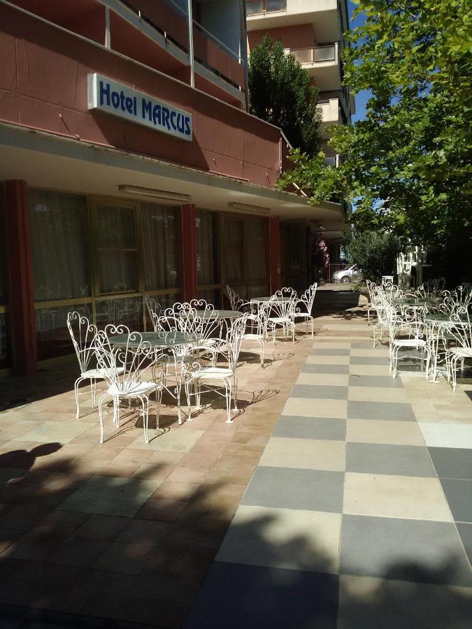 Hotel Marcus 切塞纳蒂科 外观 照片